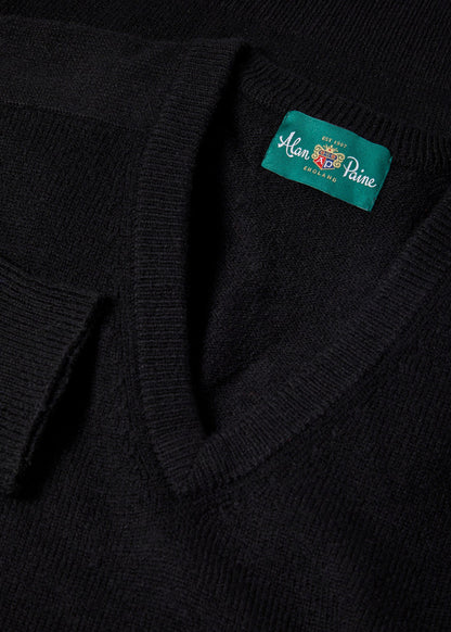 Hampshire Lambswool Saddle Shoulder Black Jumper