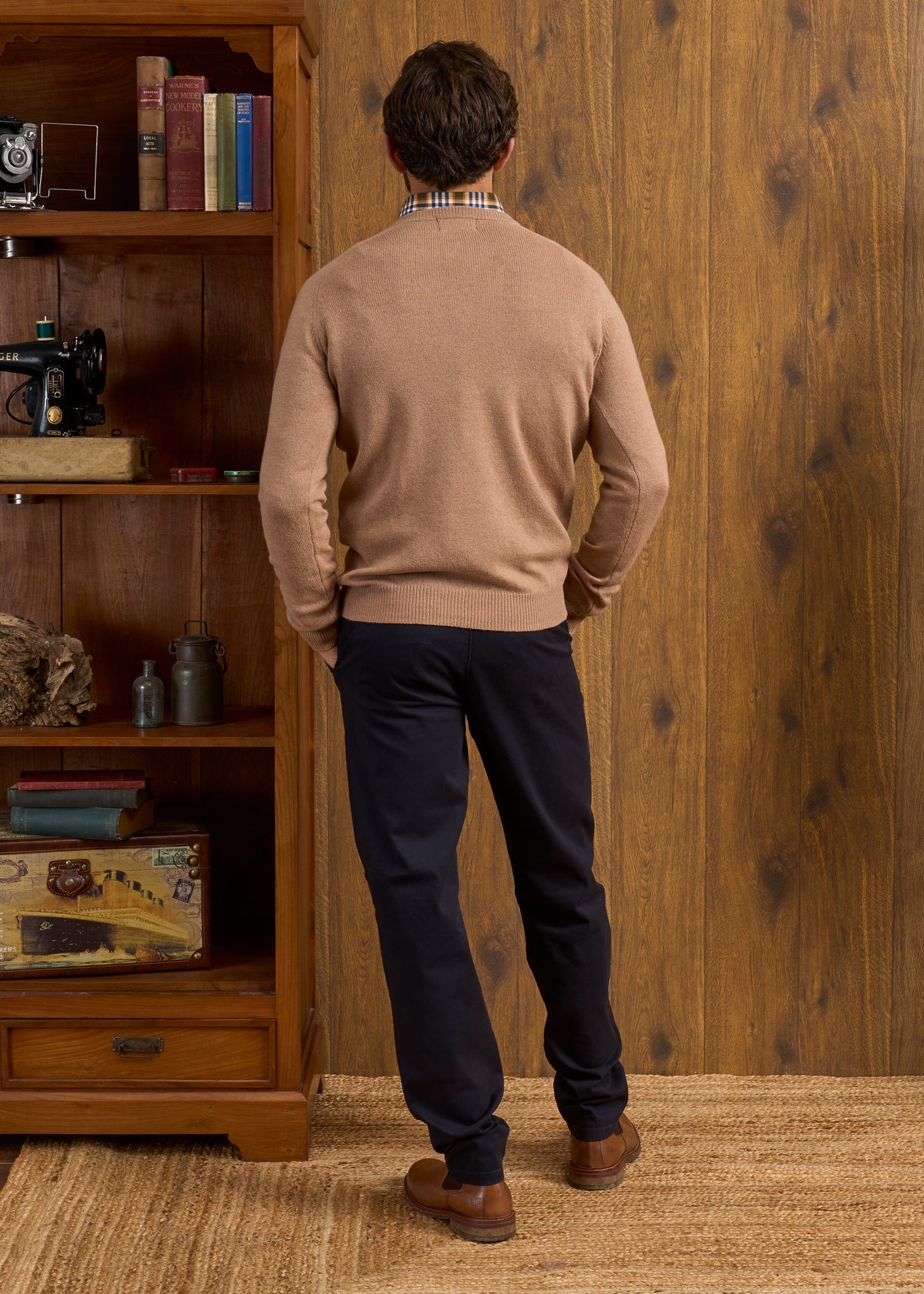 Kilsyth Men's Lambswool Jumper in Camel