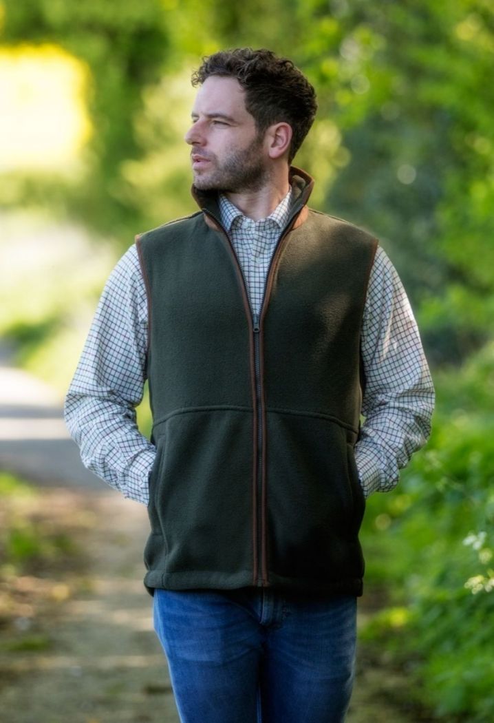 Aylsham Men s Fleece Gilet In Green Regular Fit